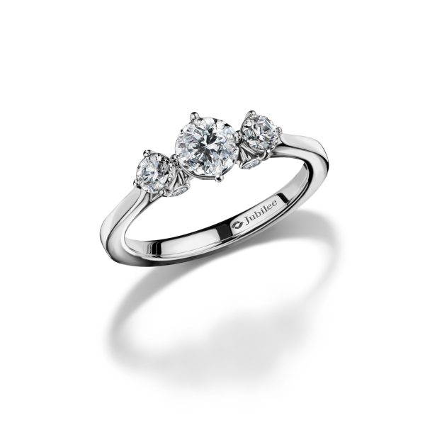 แหวนเพชร Mini Gravity of Love Solitaire Diamond Ring (Certificate: GIA) Online Hot Sale